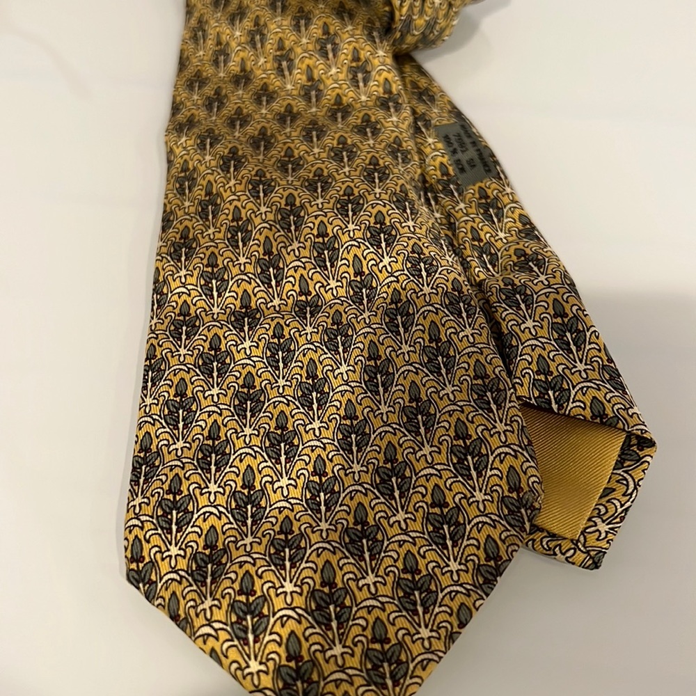 Hermes lightly used tie